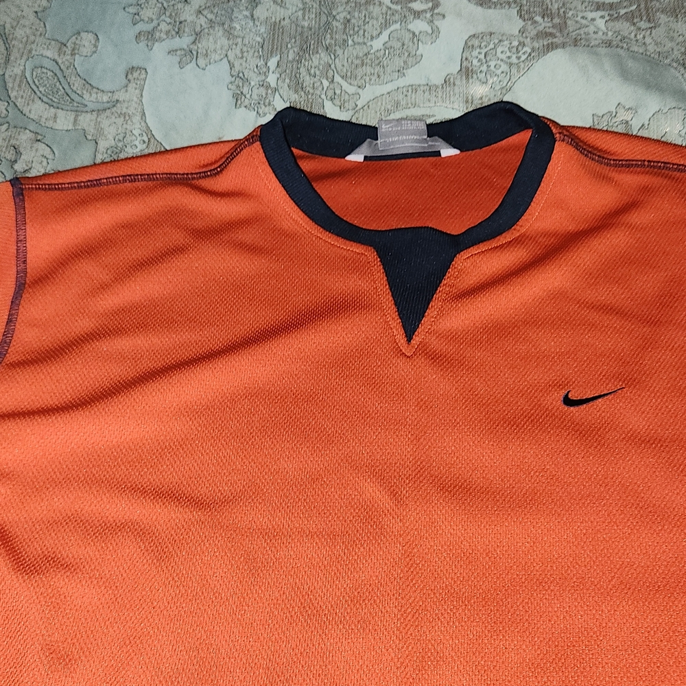 Nikes long sleeve cold weather athletic gear